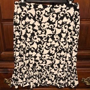 White House Black Market skirt - size M
